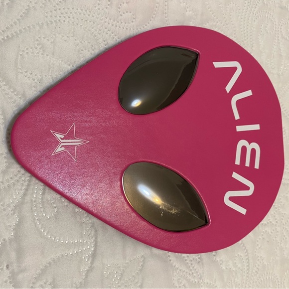 Jeffree Star Alien Palette - Cosmic Purple - Picture 6 of 9